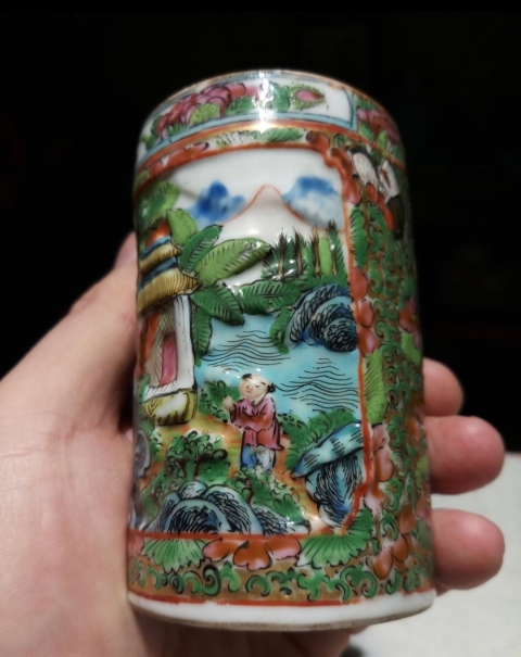 古玩陶瓷廣彩雕瓷山水人物紋筆筒拍賣(mài),當(dāng)前價(jià)格10000元