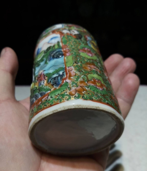古玩陶瓷廣彩雕瓷山水人物紋筆筒拍賣(mài),當(dāng)前價(jià)格10000元