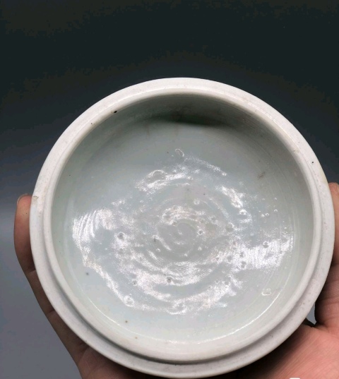 古玩陶瓷花卉紋青花蓋盒拍賣,當前價格2888元