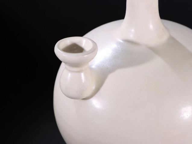 古玩陶瓷唐代凈瓶拍賣,當前價格999996元