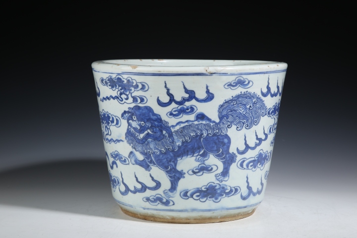 古玩陶瓷道光青花雙獅瑞獸紋花盆拍賣,當前價格16888元