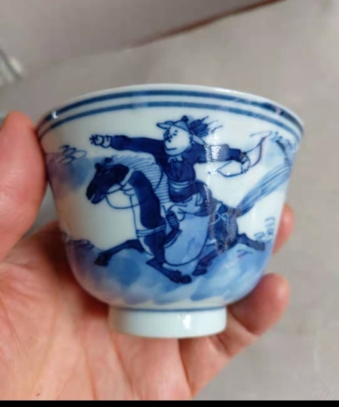 古玩陶瓷(清康熙精品)青花狩獵圖仰鐘杯拍賣,當前價格3800元