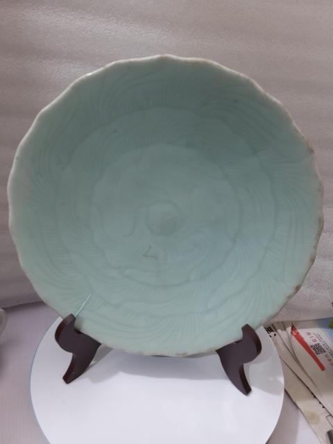 古玩陶瓷成化年制四字雙行青花款豆青釉盤拍賣，當前價格2988元