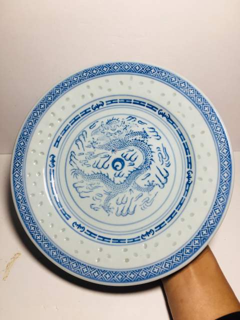 古玩陶瓷玲瓏龍紋盤拍賣,當前價格0元