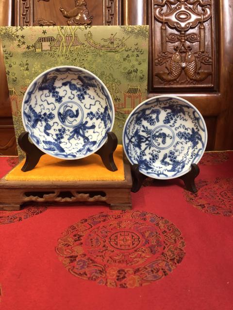 古玩陶瓷康熙青花松鼠葡萄紋賞盤一對拍賣,當前價格1880元