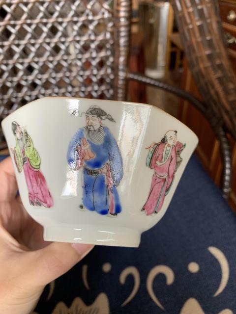 中国　同治年製款　粉彩　螽斯柘榴文　八角煎茶碗　五客　時代箱付　M　R6249E 中国 同治年製款 粉彩 螽斯柘榴文 八角煎茶碗 五客 時代箱付 M