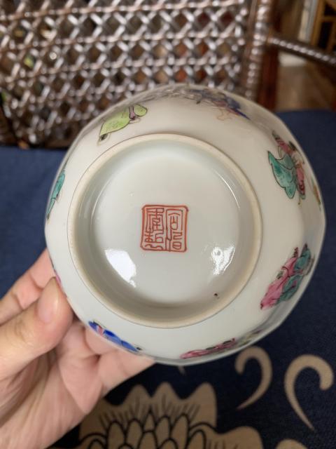 中国　同治年製款　粉彩　螽斯柘榴文　八角煎茶碗　五客　時代箱付　M　R6249E 中国 同治年製款 粉彩 螽斯柘榴文 八角煎茶碗 五客 時代箱付 M