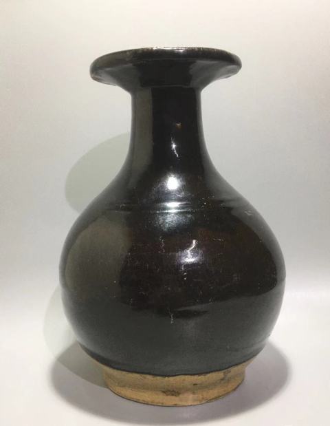 古玩陶瓷黑釉弦紋盤口瓶拍賣，當前價格890元