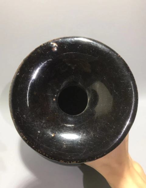 古玩陶瓷黑釉弦紋盤口瓶拍賣，當前價格890元