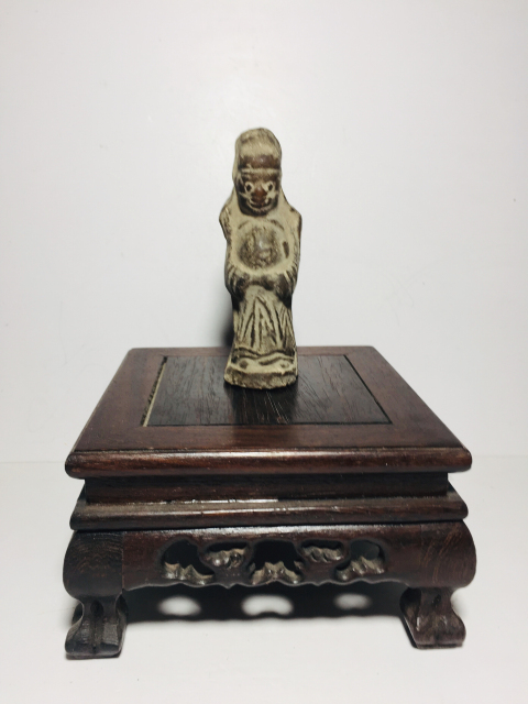 古玩陶瓷明代文官陶俑拍賣,當前價格1288元