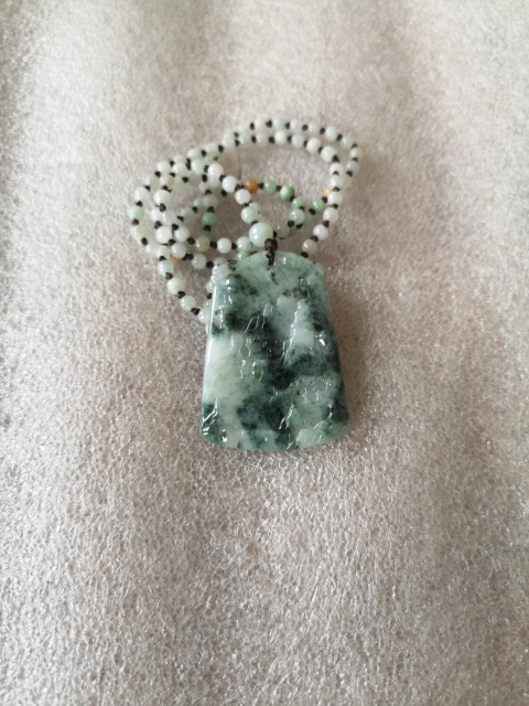 古玩玉器山水牌子拍賣,當前價格450元