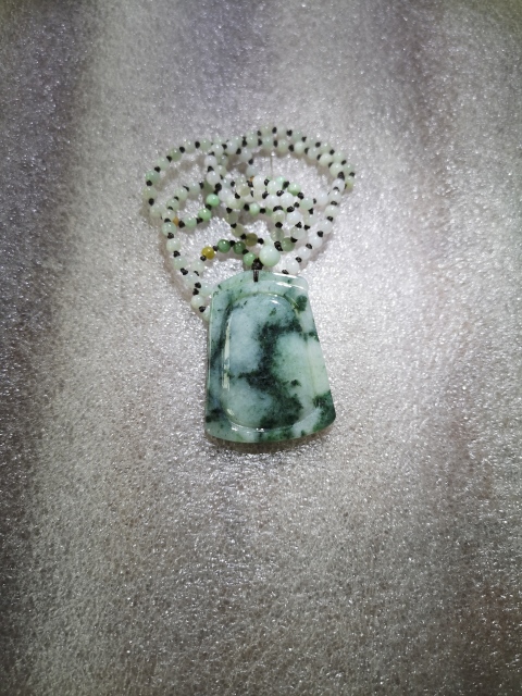 古玩玉器山水牌子拍賣,當前價格450元