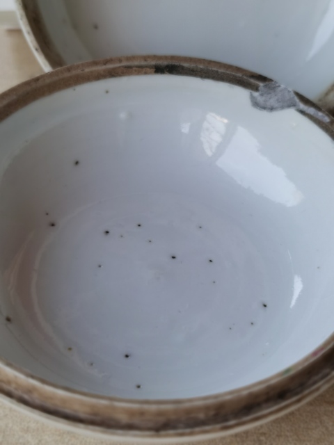 古玩陶瓷粉彩麒麟送子紋蓋盒拍賣，當(dāng)前價格668元