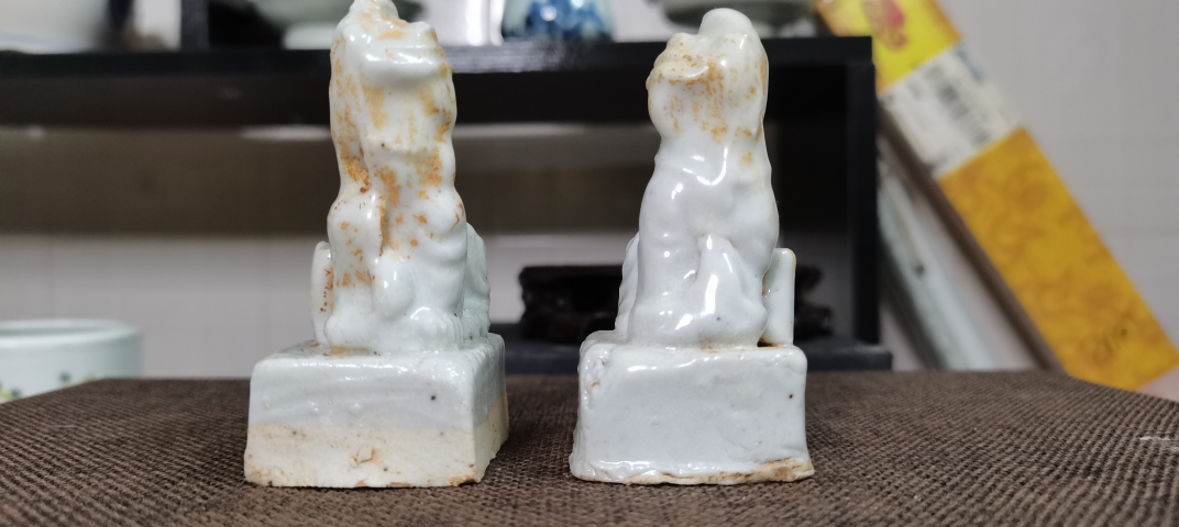 古玩陶瓷清德化窯獅子香插拍賣，當前價格480元