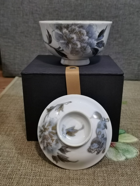 古玩陶瓷一對獅子青花描金蓋碗拍賣，當前價格1200元