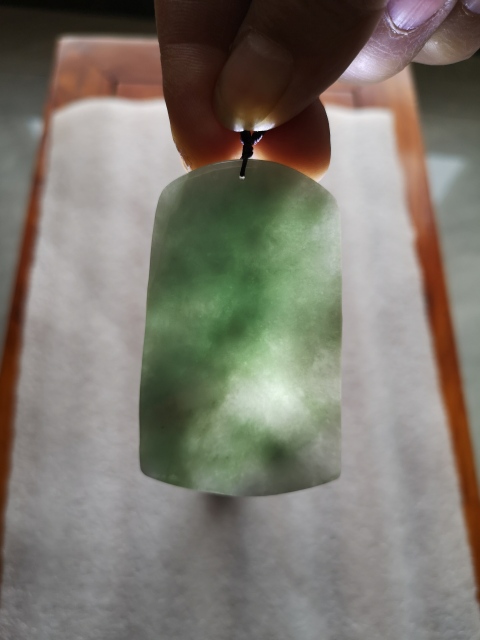 古玩玉器山水牌子拍賣,當前價格680元