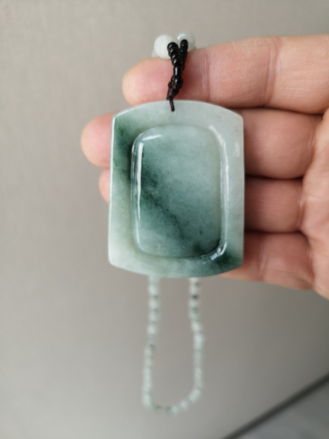 古玩玉器山水牌子拍賣，當前價格680元