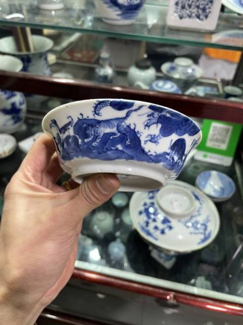 古玩陶瓷青花八駿圖撇口碗拍賣，當前價格3200元
