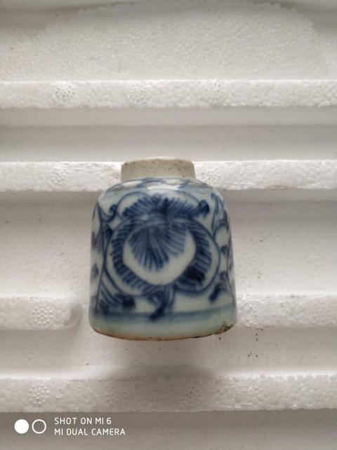 古玩陶瓷清中期.纏枝花卉紋青花水盂拍賣，當前價格699元