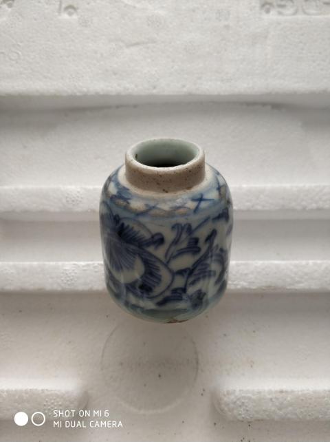 古玩陶瓷清中期.纏枝花卉紋青花水盂拍賣，當前價格699元
