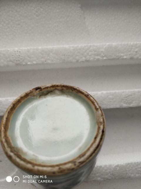 古玩陶瓷清中期.纏枝花卉紋青花水盂拍賣，當前價格699元