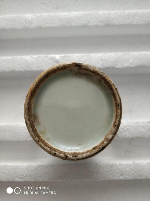 古玩陶瓷清中期.纏枝花卉紋青花水盂拍賣，當前價格699元