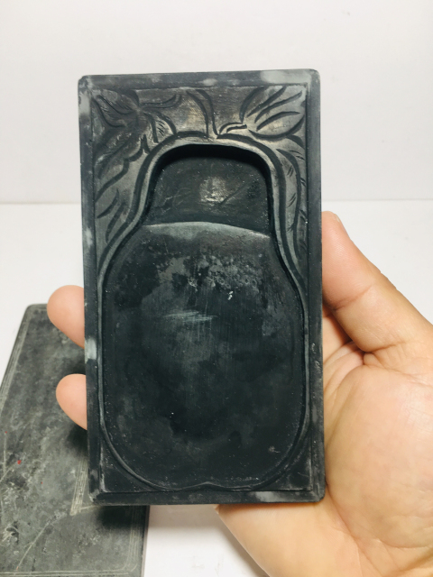 古玩陶瓷清末民國(guó)硯臺(tái)拍賣,當(dāng)前價(jià)格1888元