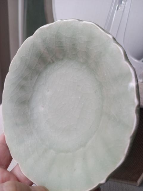 古玩陶瓷龍泉釉瓜棱紋花口盤拍賣，當前價格25600元