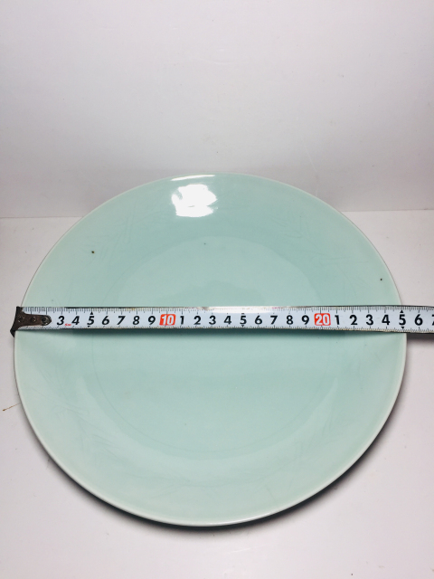 古玩陶瓷粉青釉暗刻竹紋大盤拍賣,當前價格588元