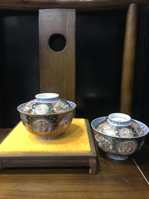 古玩陶瓷（精品蓋碗）清末民初-青花粉彩開窗花卉紋描金蓋碗一對拍賣，當前價格820元