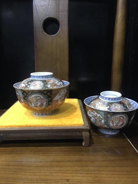 古玩陶瓷（精品蓋碗）清末民初-青花粉彩開窗花卉紋描金蓋碗一對拍賣，當前價格820元