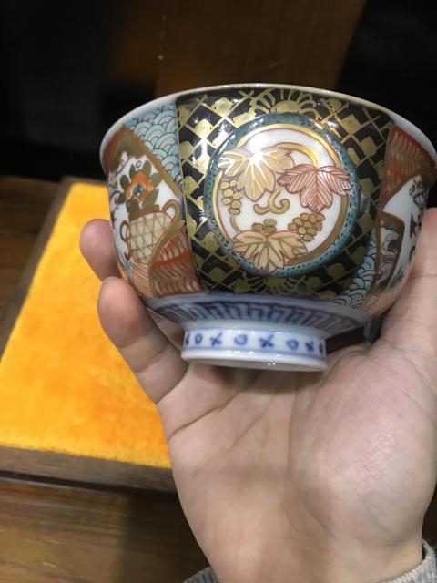 古玩陶瓷（精品蓋碗）清末民初-青花粉彩開窗花卉紋描金蓋碗一對拍賣，當前價格820元