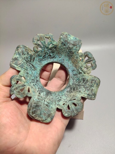 古玩銅器元末明初銅刻花鳳尾形承足拍賣，當(dāng)前價格48000元