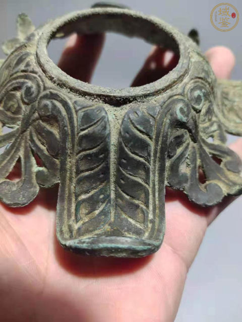 古玩銅器元末明初銅刻花鳳尾形承足拍賣，當(dāng)前價格48000元