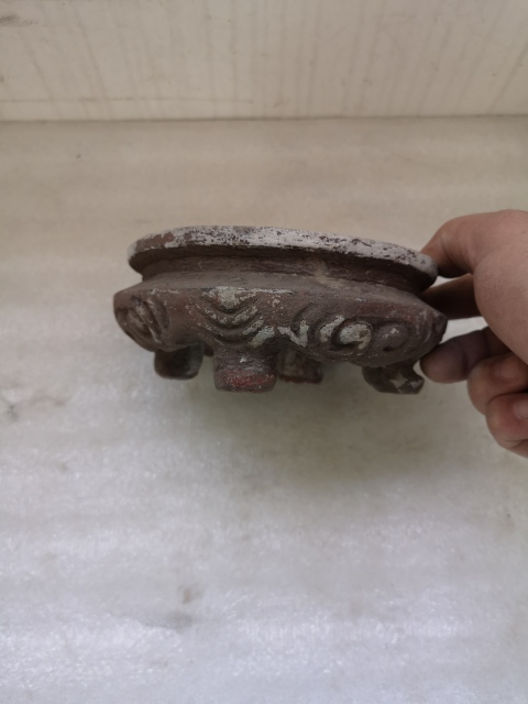 古玩陶瓷刻海水紋四足硯臺拍賣,當前價格680元