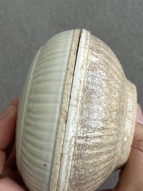 古玩陶瓷白釉蓋盒拍賣,當前價格1500元