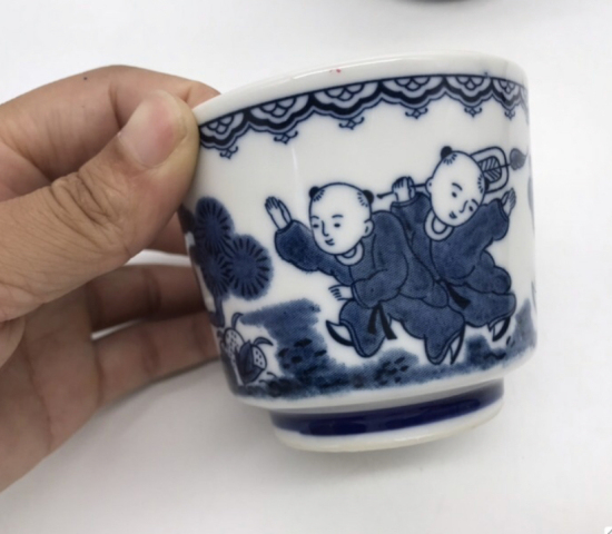 古玩陶瓷嬰戲紋青花杯拍賣，當前價格125元