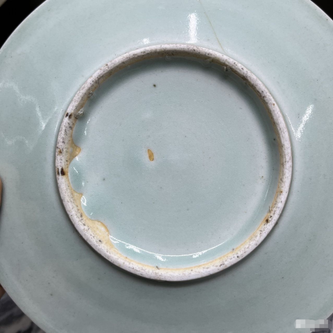 古玩陶瓷清中期粉青釉刻花花卉紋盤拍賣，當前價格1188元