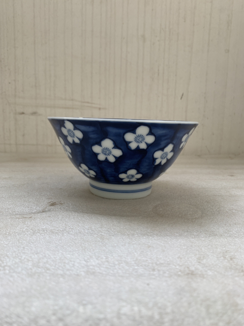 古玩陶瓷青花留白梅紋碗拍賣,當前價格198元