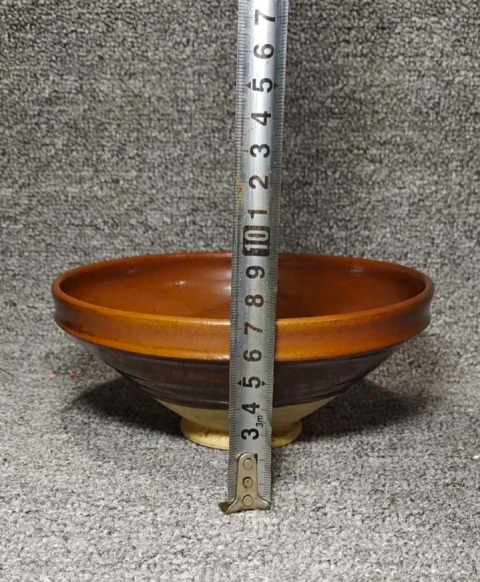 古玩陶瓷平臺保真元代?柿紅釉折沿碗拍賣，當前價格3333元