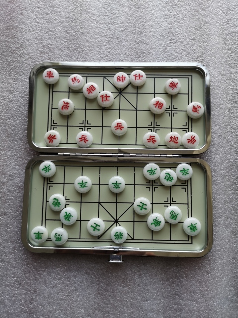 古玩玉器翡翠象棋拍賣，當前價格1200元