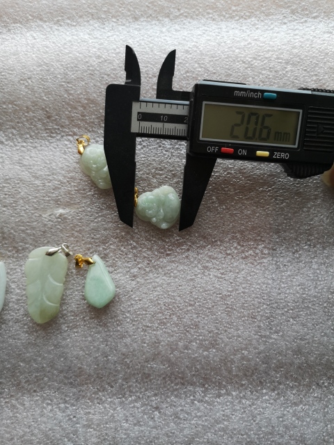 古玩玉器翡翠墜拍賣,當前價格260元