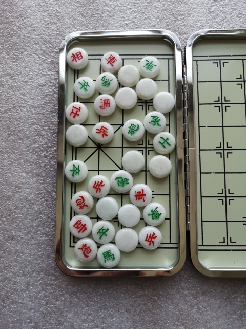 古玩玉器翡翠象棋拍賣，當前價格1200元