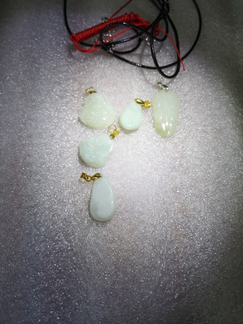 古玩玉器翡翠墜拍賣,當前價格260元
