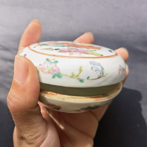 古玩陶瓷清：粉彩人物粉盒拍賣，當前價格3680元