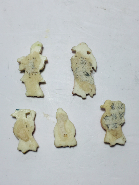 古玩雜項??制人物彩繪雕件拍賣，當前價格188元