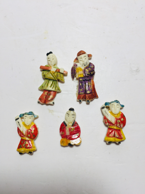 古玩雜項??制人物彩繪雕件拍賣，當前價格188元