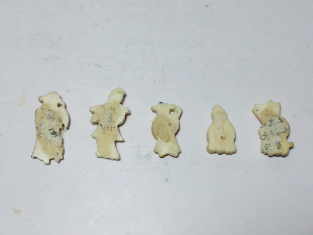 古玩雜項??制人物彩繪雕件拍賣，當前價格188元