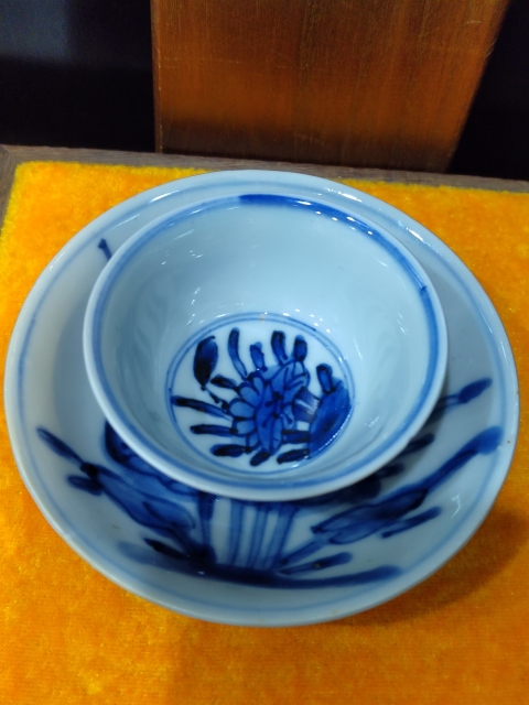 外醬釉內青花杯盤拍賣，當前價格3200元