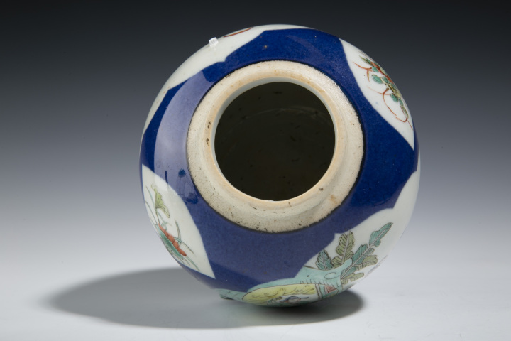 古玩陶瓷清晚·灑藍(lán)釉開窗花卉人物紋罐拍賣，當(dāng)前價(jià)格4800元